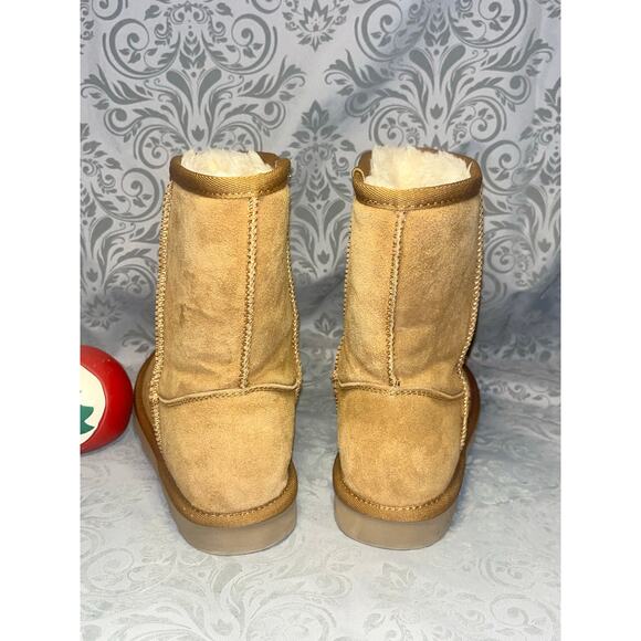 Tan Shearling winter Boots Sz 6 - Like New - Picture 3 of 5